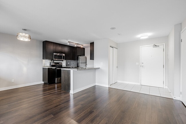 Photo - 400 Wellington St W Unit 1001