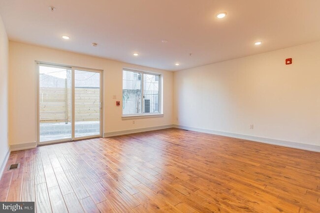 Photo - 1513 Brown St Unit 1