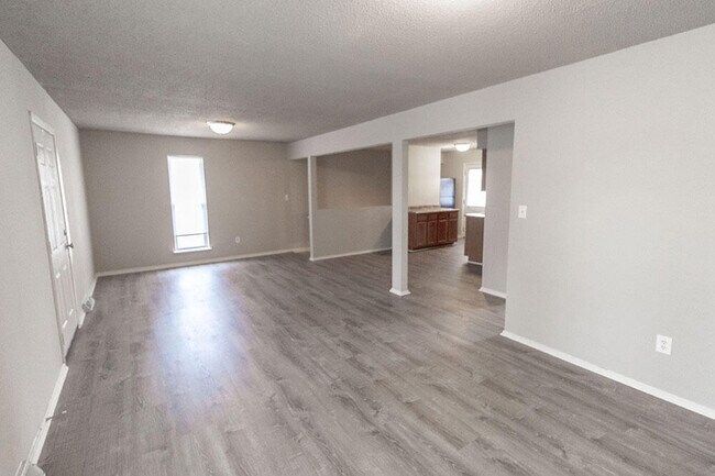 Photo - 212 Wheaton Ct