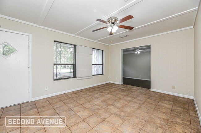 Photo - 2327 Looking Glass Ln