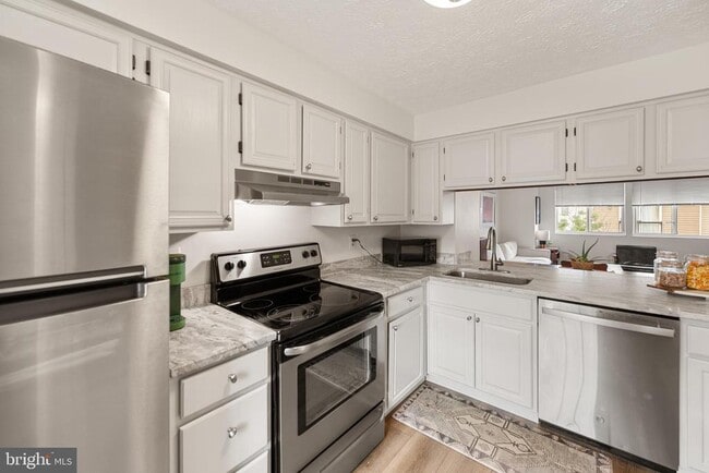 Photo - 8550 Blue Rock Ln
