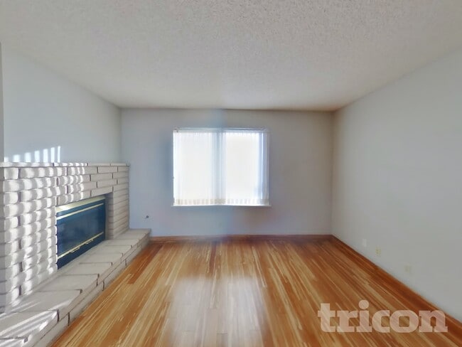 Photo - 709 Honeybee Ct