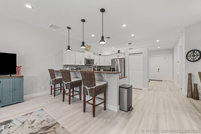 Photo - 13458 Brixham St