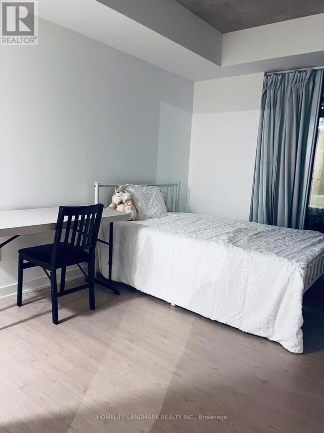 Photo - 65 Mutual St Unit 704