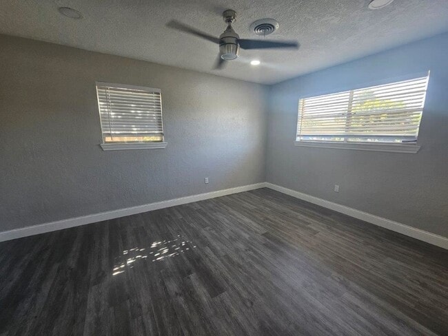 Photo - 1713 NW Great Plains Blvd