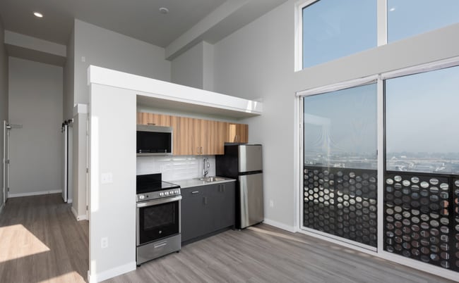 Ellis Apartments - Ellis Apartments