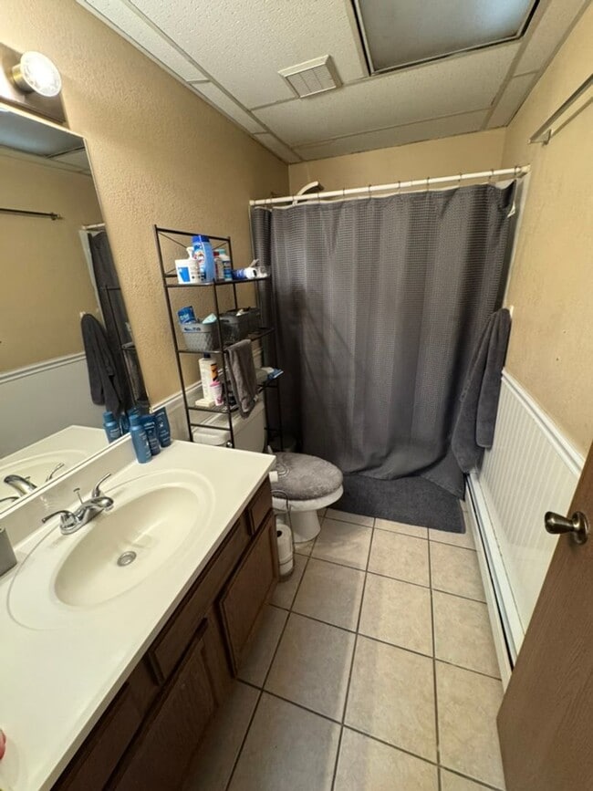 Photo - 4 Bedroom, 2 Bath, 1 Car Garage home in the middle of town.