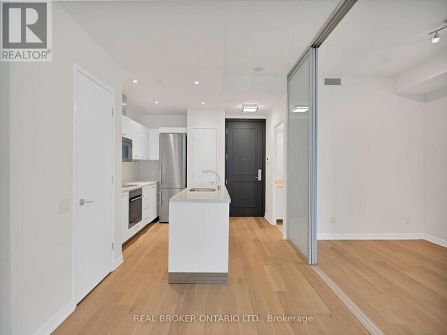 Photo - 90 Park Lawn Rd Unité 902