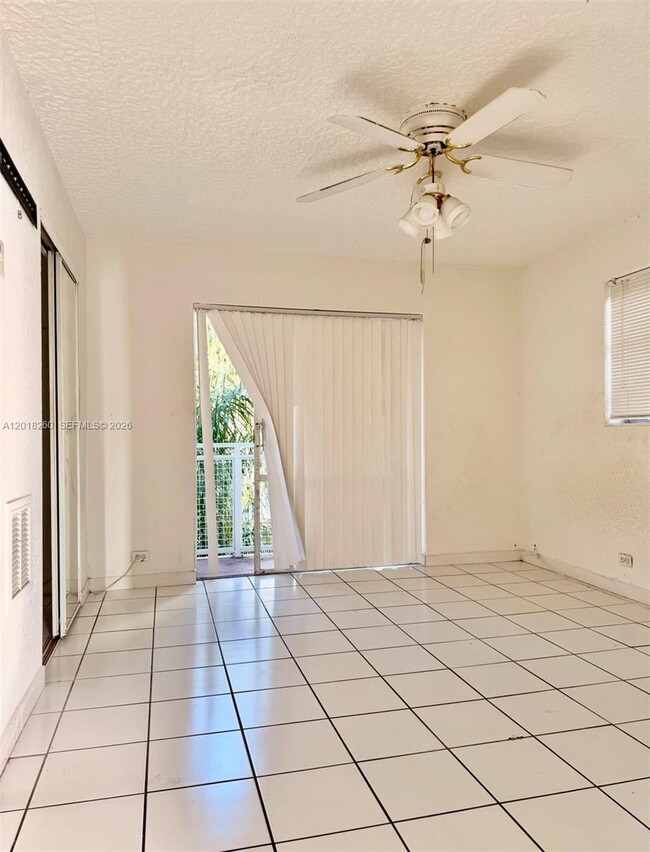 Photo - 1610 NW N River Dr Unit 303
