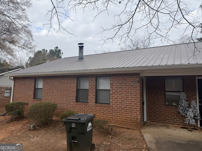 Building Photo - 111 Vintage Ct