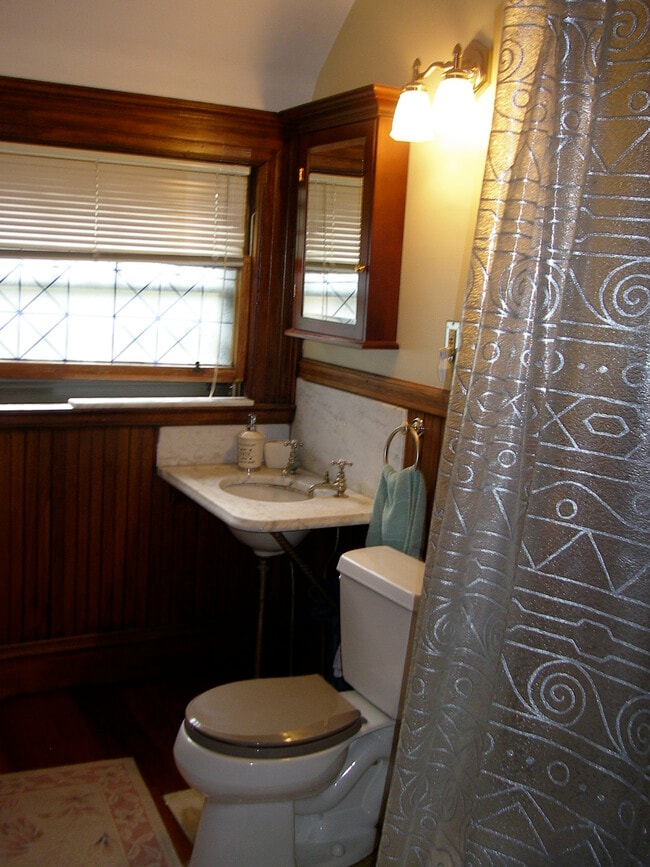 736 Washington St Unit 3