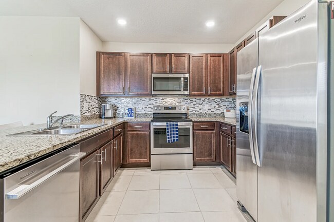 Photo - 1398 Crescent Hoop Wy