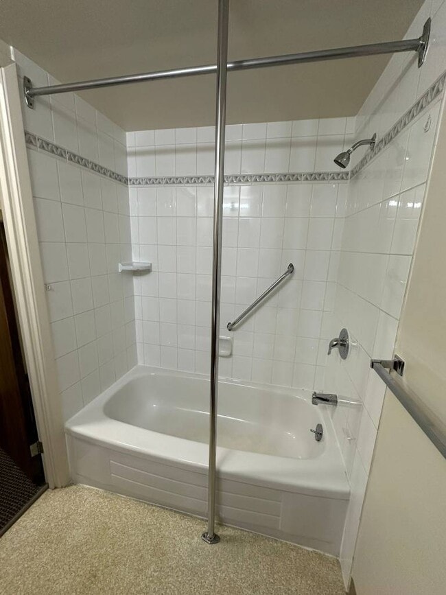 Photo - 13516-102 102 St NW Unit 205