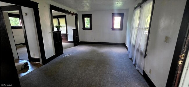 Photo - 382 W Cedar St