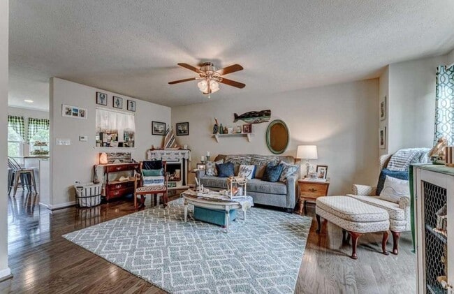 Photo - 108 Auburn Dr