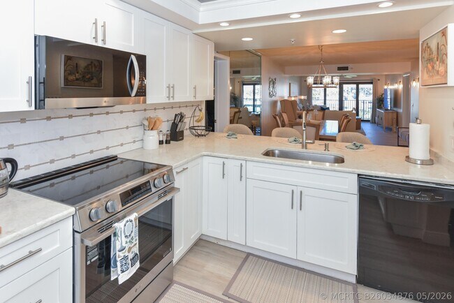 Photo - 901 Seafarer Cir Unit 302