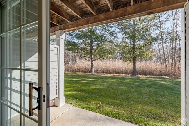 1BR, 1BA - 900SF - Patio View
