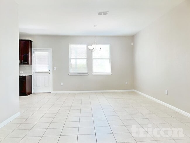 Photo - 5343 Marsh Ln