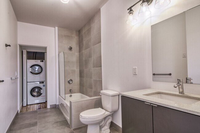 Photo - 4350 Av. de l'Hôtel-de-Ville Unit 309