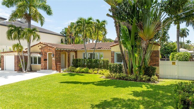 Photo - 330 Coconut Isle Dr