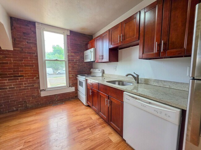 1742 Walnut St Unit 1