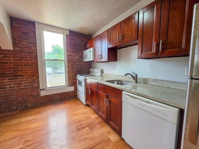 Photo - 1742 Walnut St Unit 1