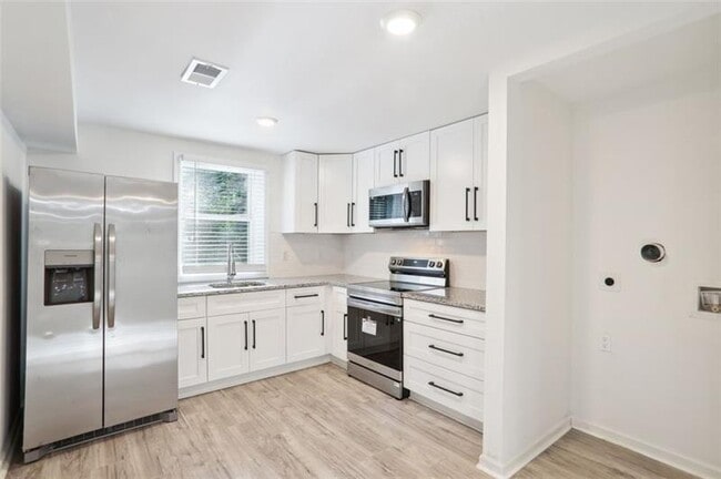 Photo - 2533 Kelly Lake Rd