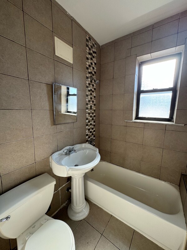 Photo - 210 Roseville Ave