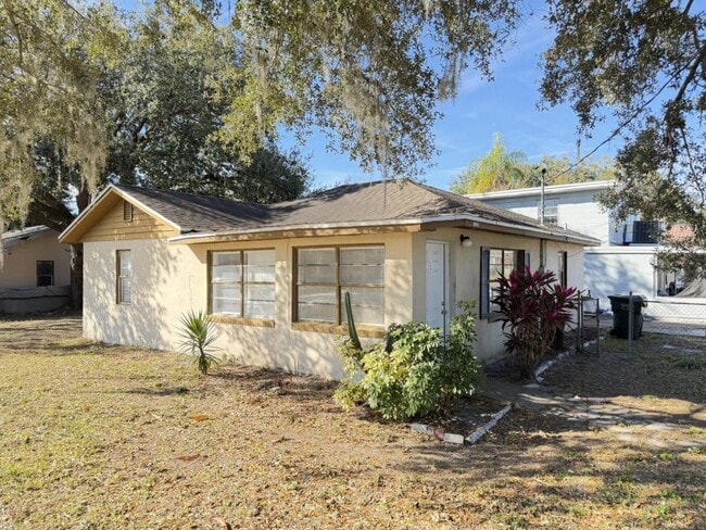 Building Photo - 1302 Josephine St