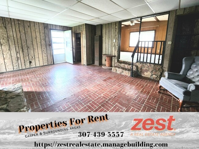 Photo - 105 Robbins Ln