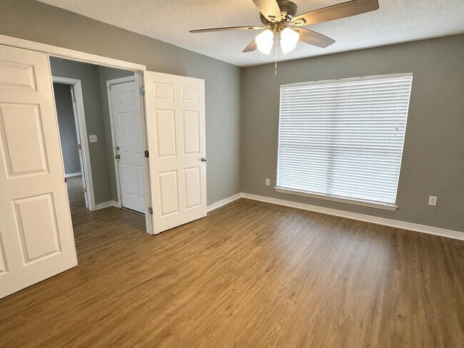 Photo - 2155 Hagood Loop