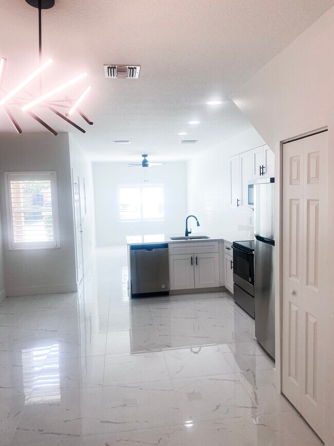 Photo - 1003 Creek Park Ct