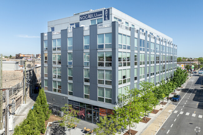 Skyline views | Logan Square Apartments | NoCa Blu - Noca Blu Apartments