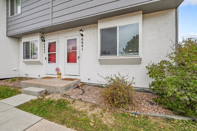 Photo - $1,695, 2-bed, 1.5 bath, located in Colora...