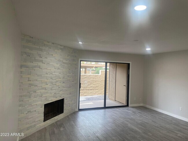 Photo - 7950 E Starlight Way Unidad 143