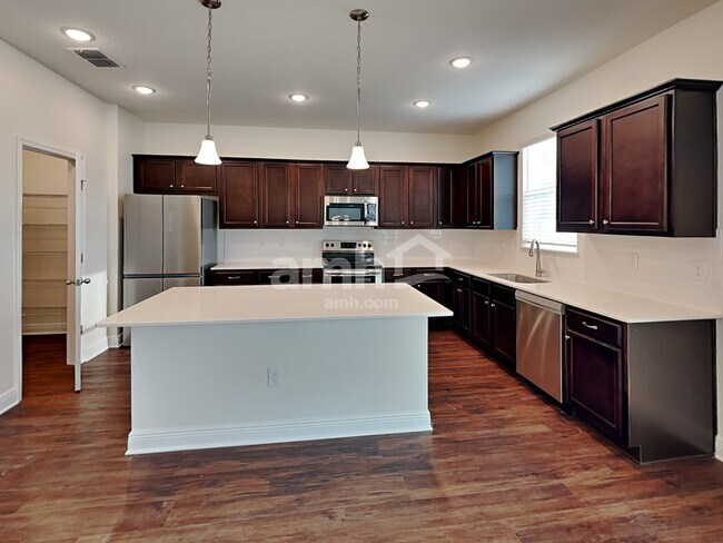 Photo - 2857 Ponds Trl