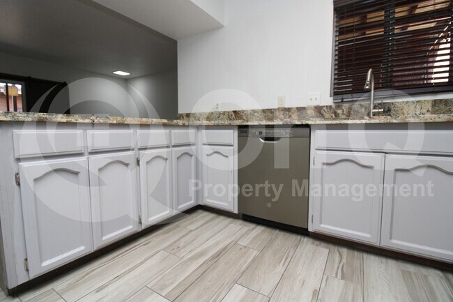 Photo - 295 E Root Way