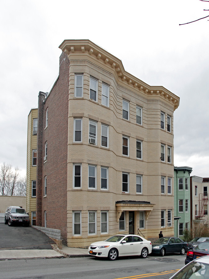Photo - 32 Ashburton Ave Apartments