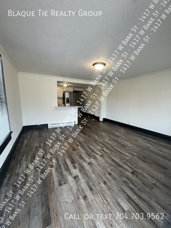 Photo - 1417 W Bank St