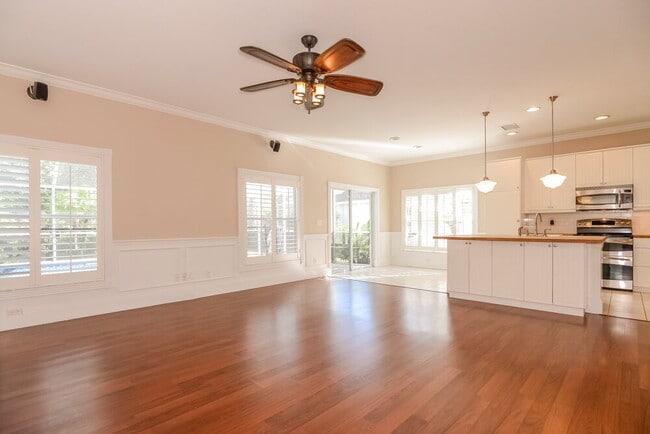 Photo - 18863 Maisons Dr