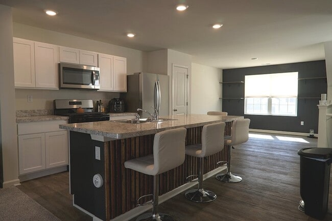 Photo - 6561 Sassafras Wy