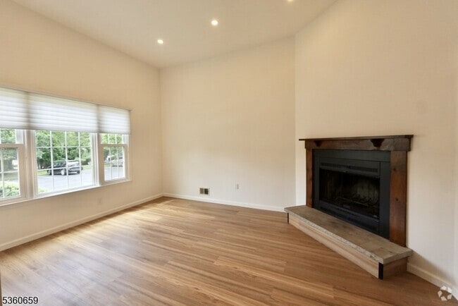 Building Photo - 103 Park Ave Rental