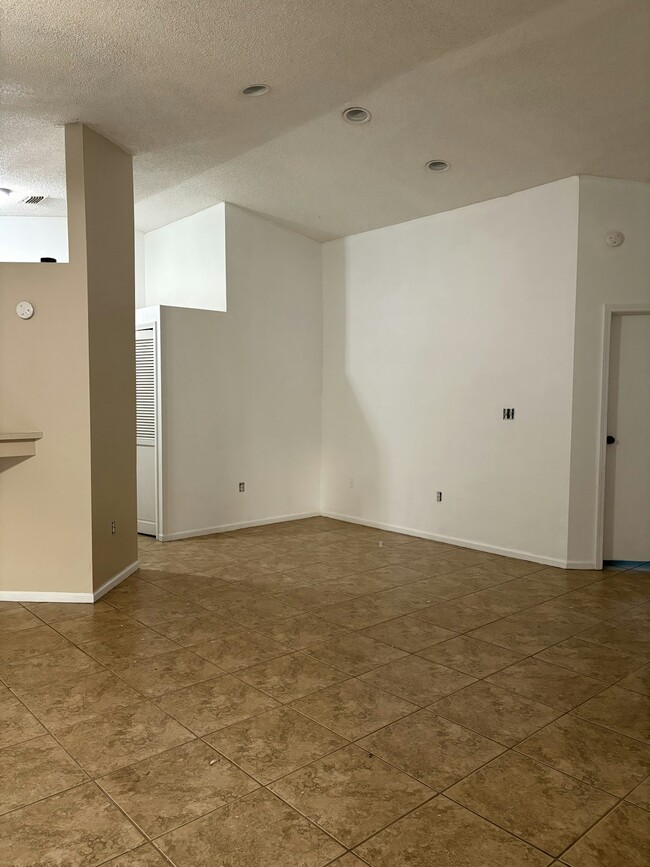 Photo - 1310 Altamont Ave NE