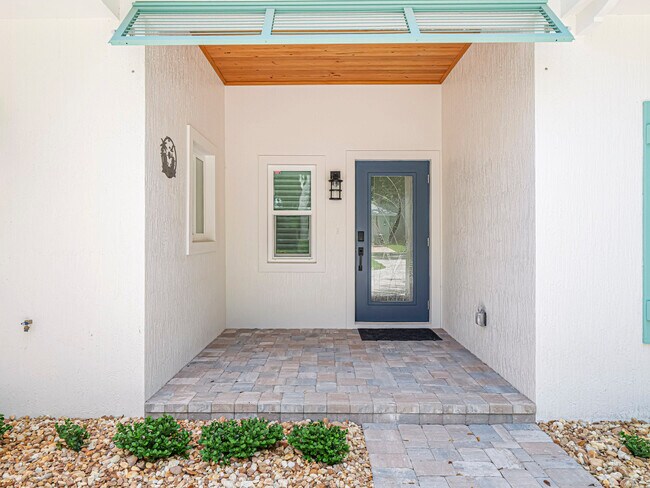 Photo - 9340 Frangipani Dr