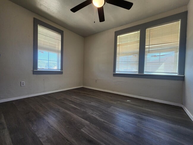 Photo - 2103 38th St