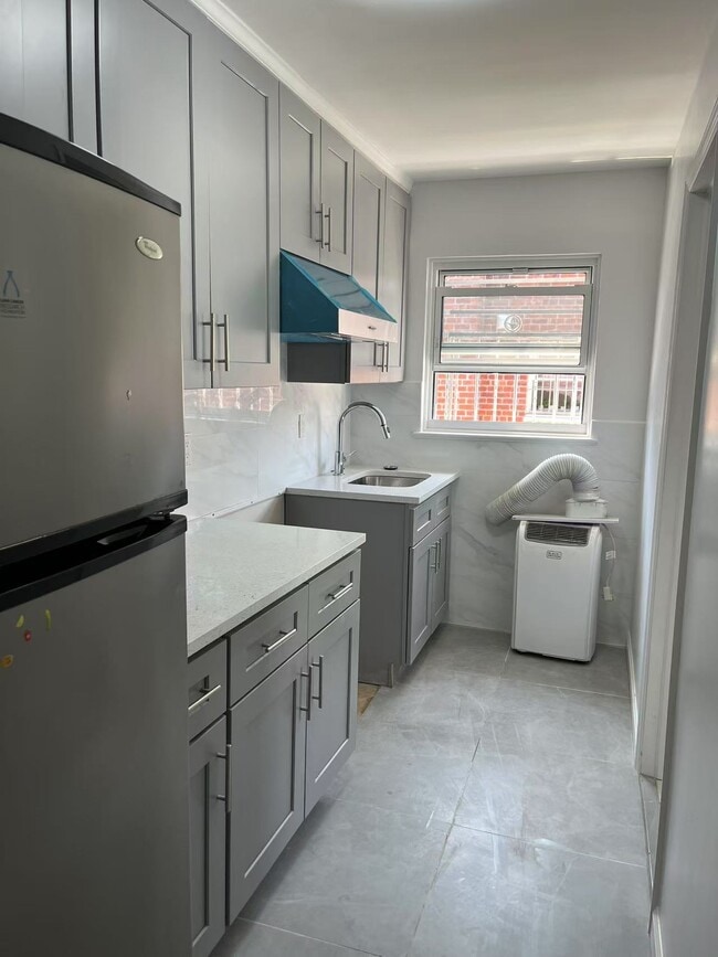 Building Photo - 7812 88th Ave Rental