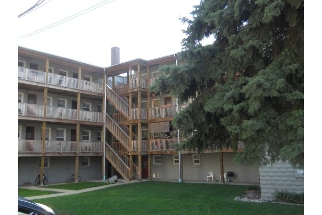 Pioneer Apartments - Pioneer Apartments