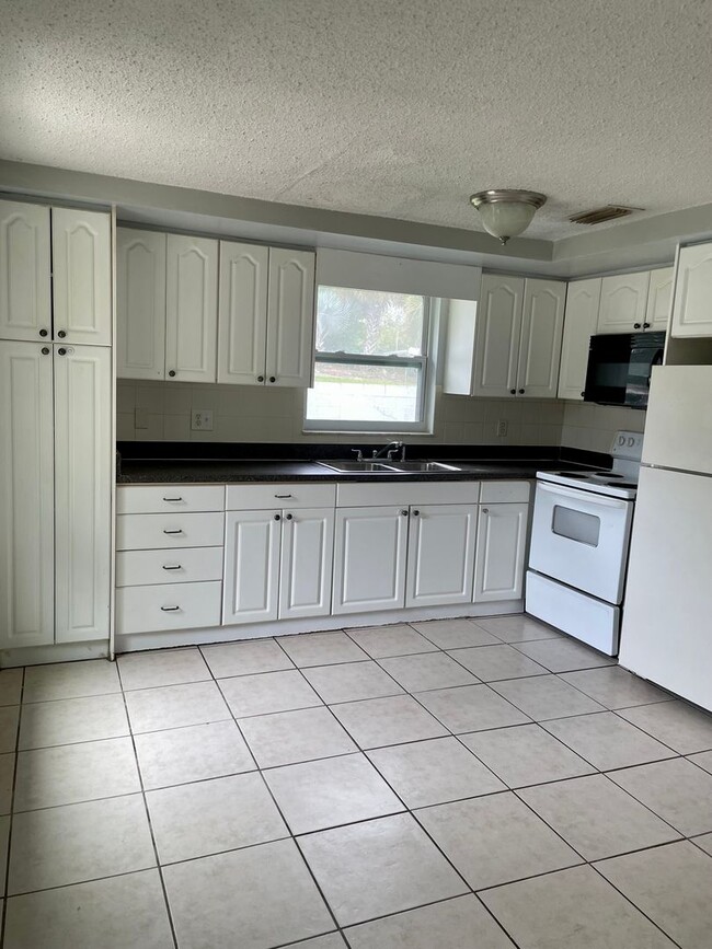 Photo - 2/1 Close to Downtown New Port Richey Unidad 6608 VAN BUREN STREET
