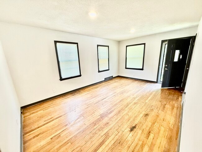 Photo - 4018 N 42nd St