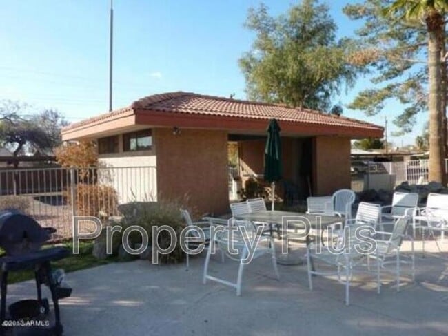 Photo - 3228 W Glendale Ave